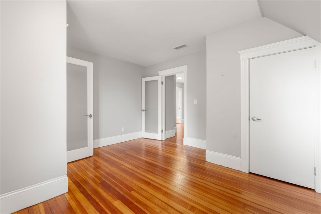 56 Greenwood Ave # 2