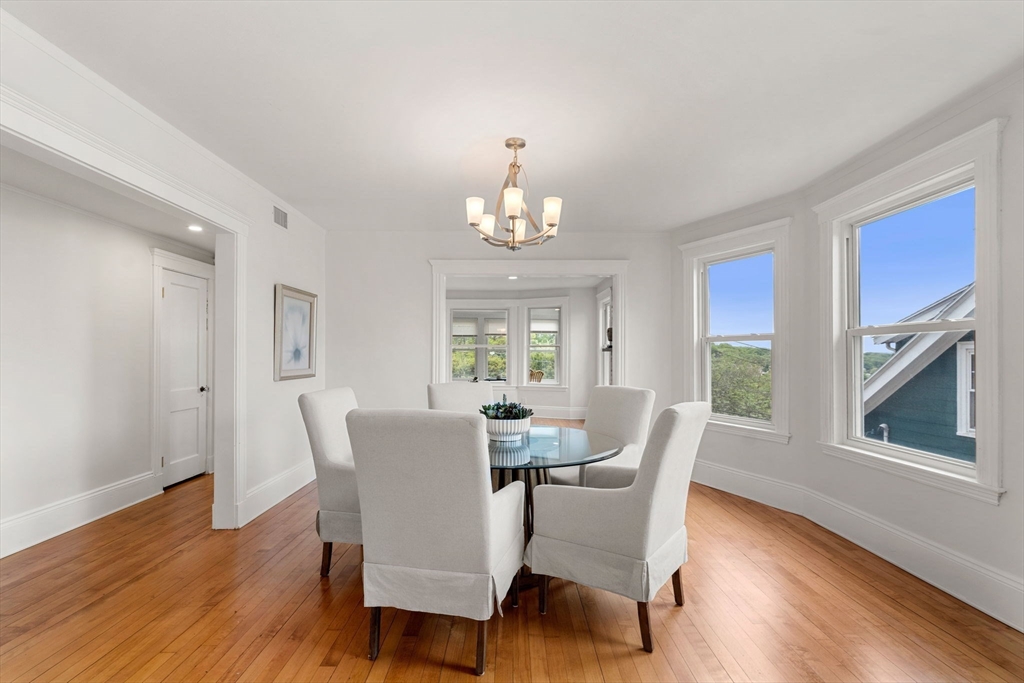 56 Greenwood Ave # 2