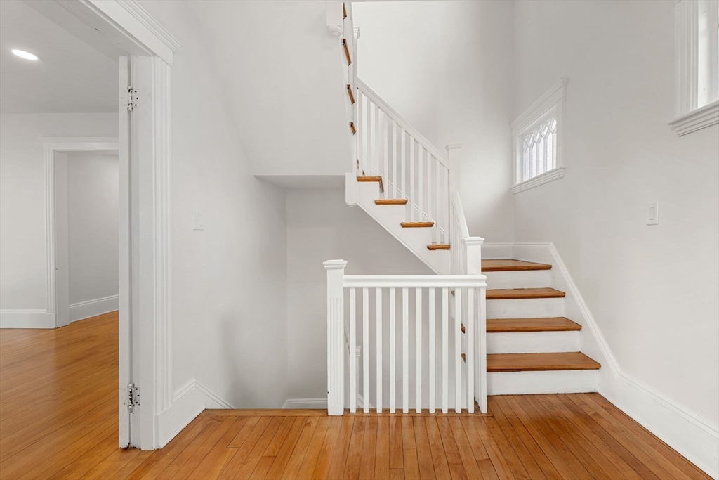 56 Greenwood Ave # 2