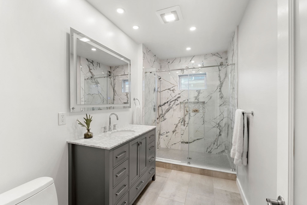 56 Greenwood Ave # 2