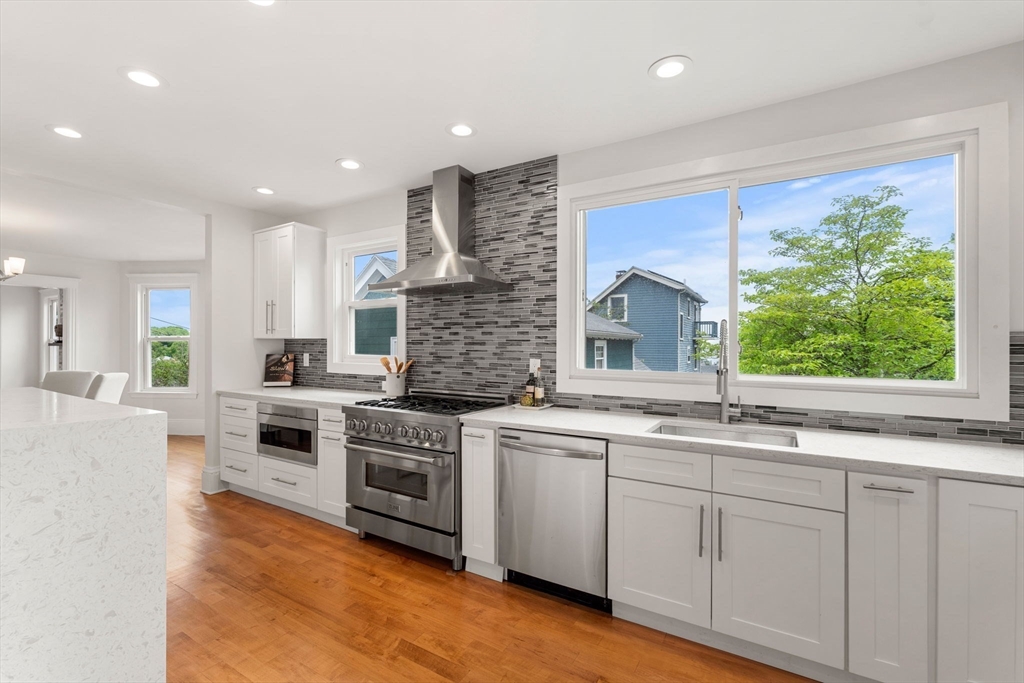 56 Greenwood Ave # 2