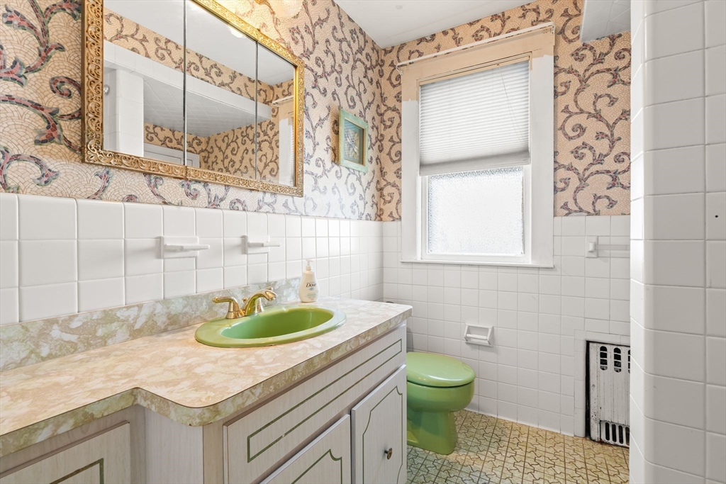 45 Moffat Road, Quincy