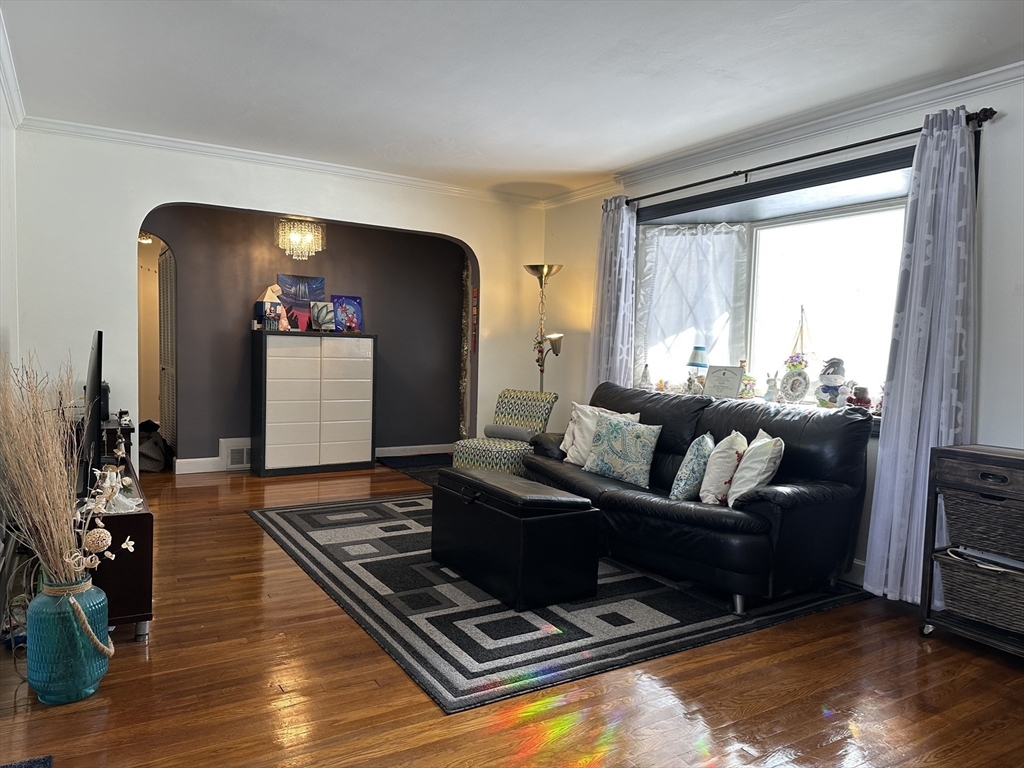 58 Adanac Rd
