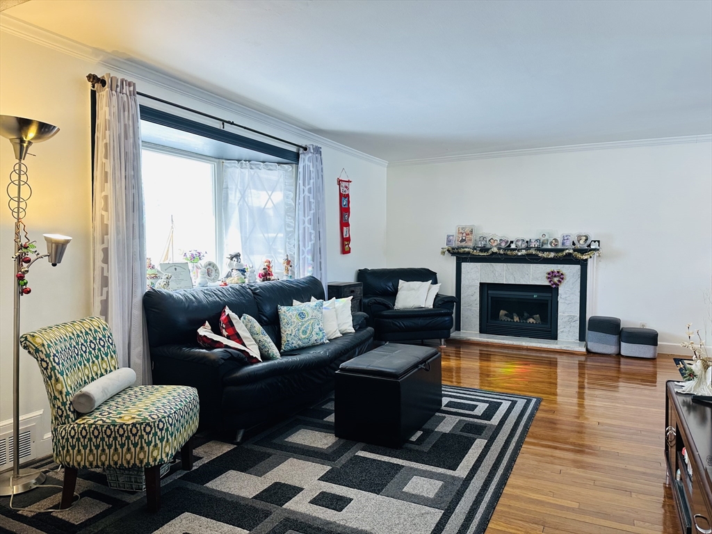 58 Adanac Rd