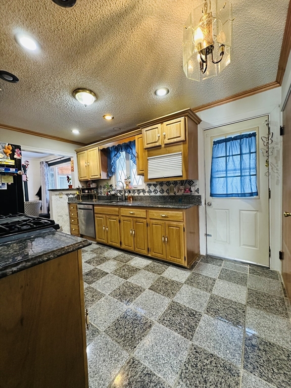 58 Adanac Rd
