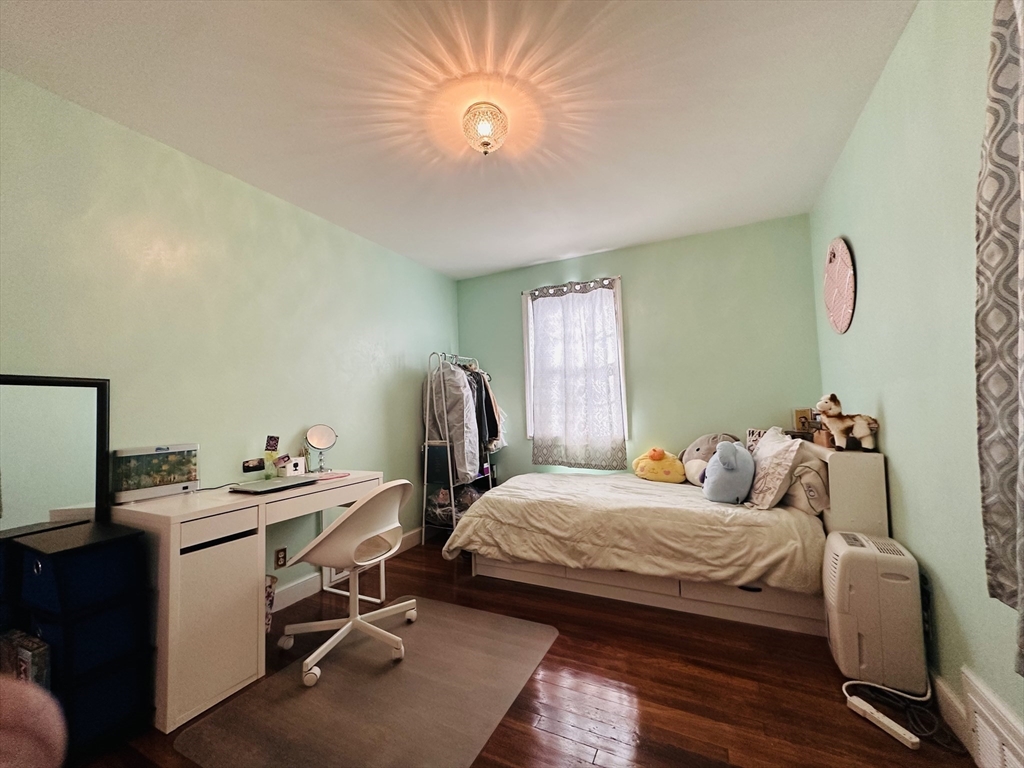 58 Adanac Rd