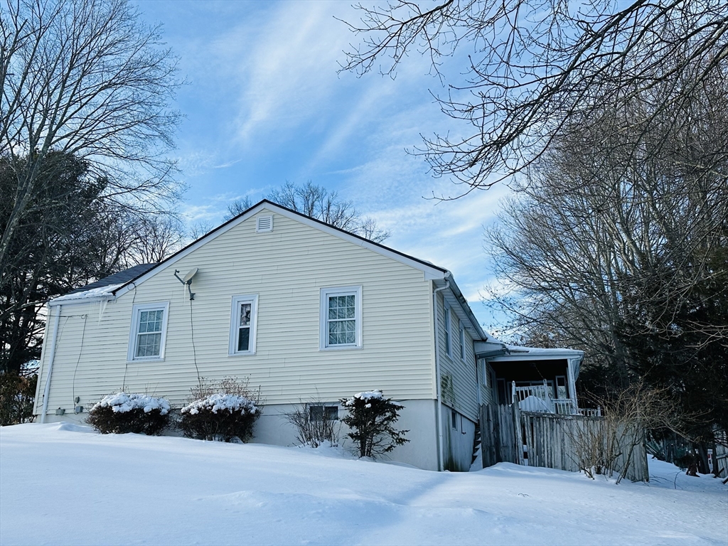 58 Adanac Rd