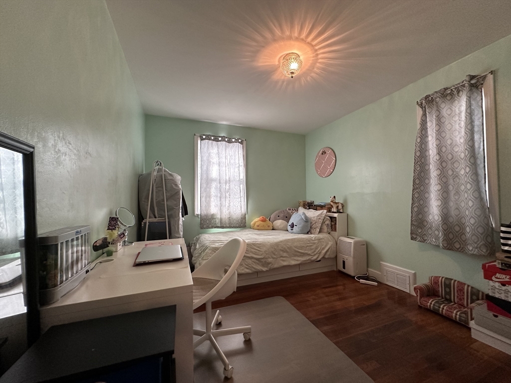 58 Adanac Rd