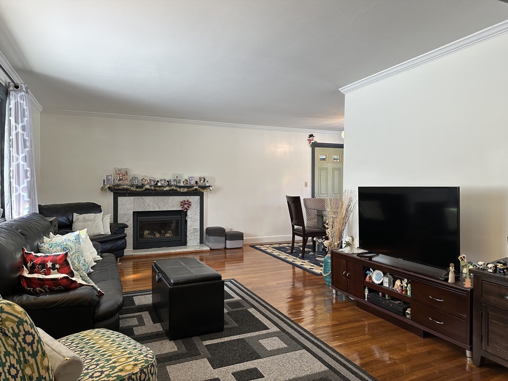 58 Adanac Rd