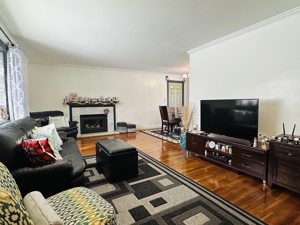 58 Adanac Rd