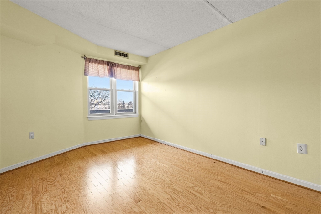 155 George Washington Blvd # 210