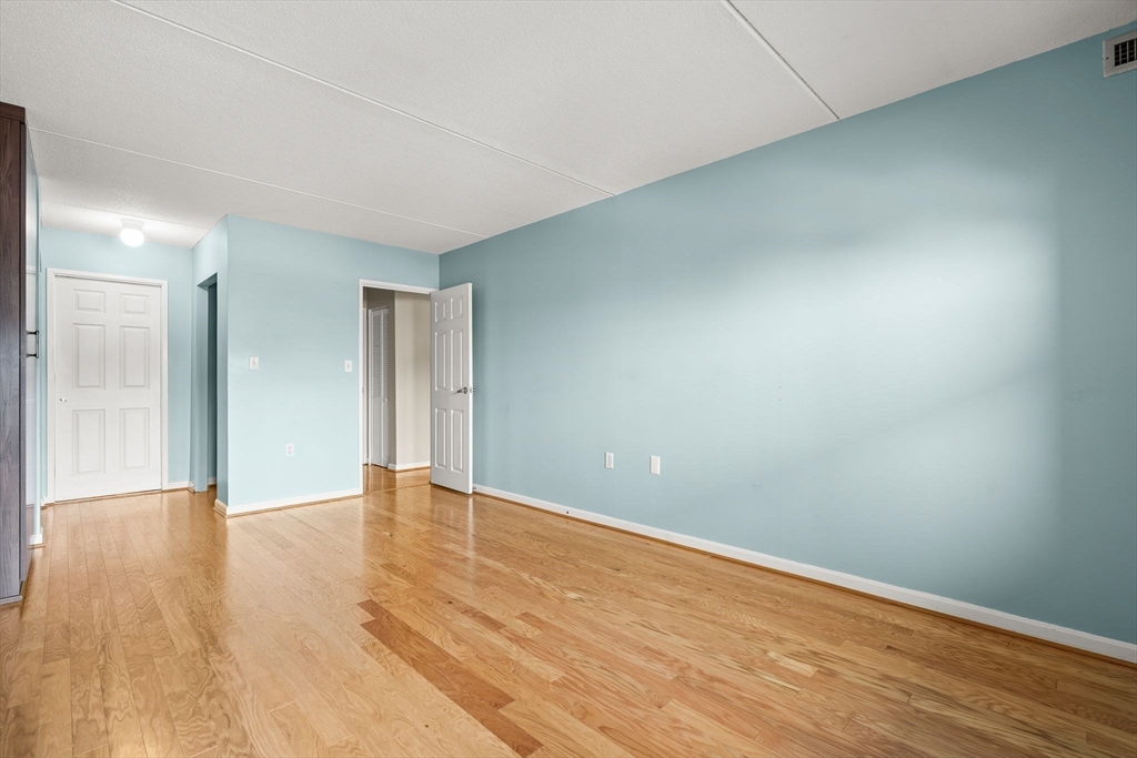 155 George Washington Blvd # 210