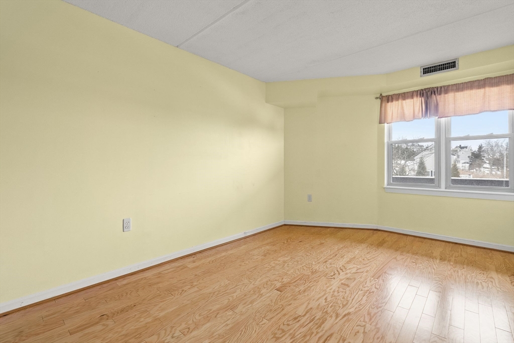 155 George Washington Blvd # 210