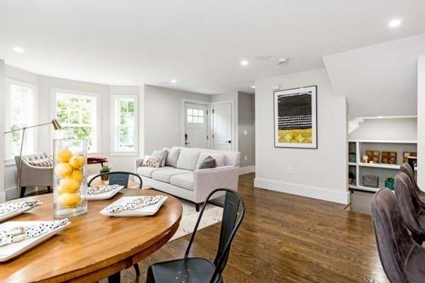 10 Brook St # 1
