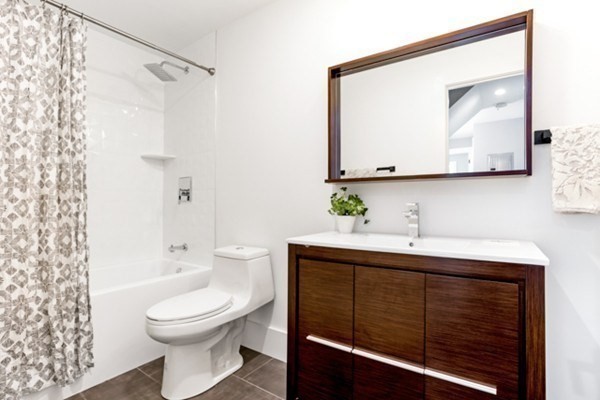 10 Brook St # 1