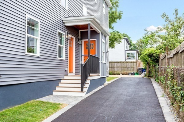 10 Brook St # 1