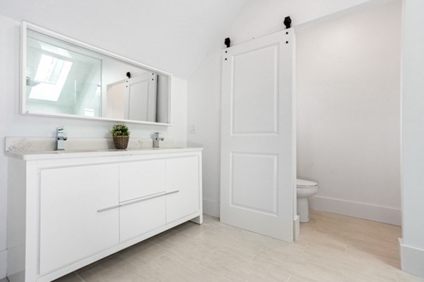 10 Brook St # 1