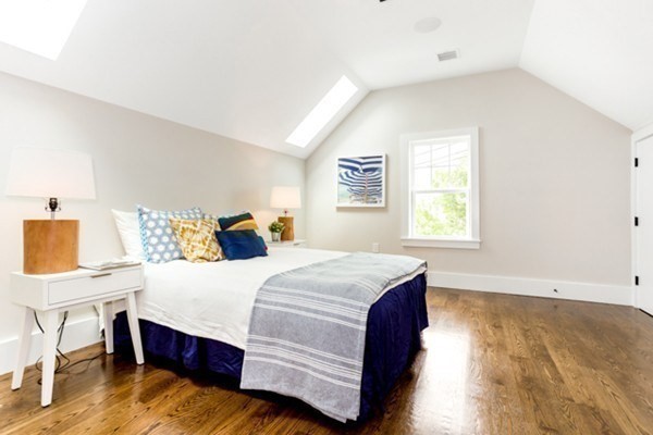 10 Brook St # 1