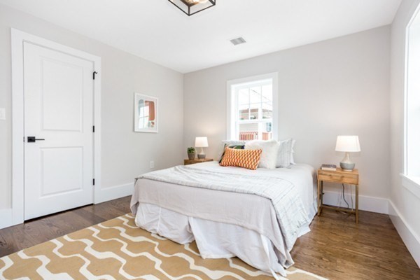 10 Brook St # 1
