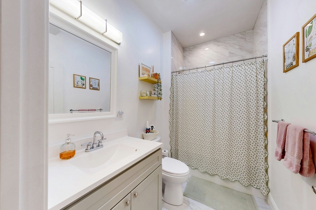 27 Thornley St # 2