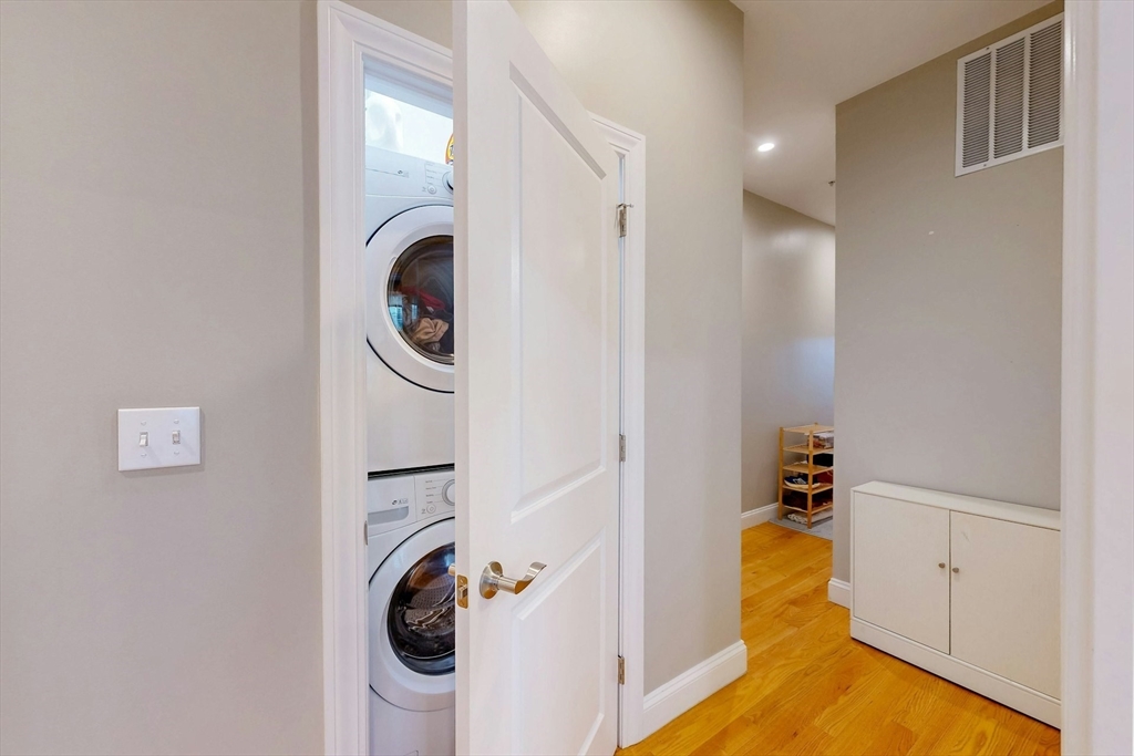 27 Thornley St # 2