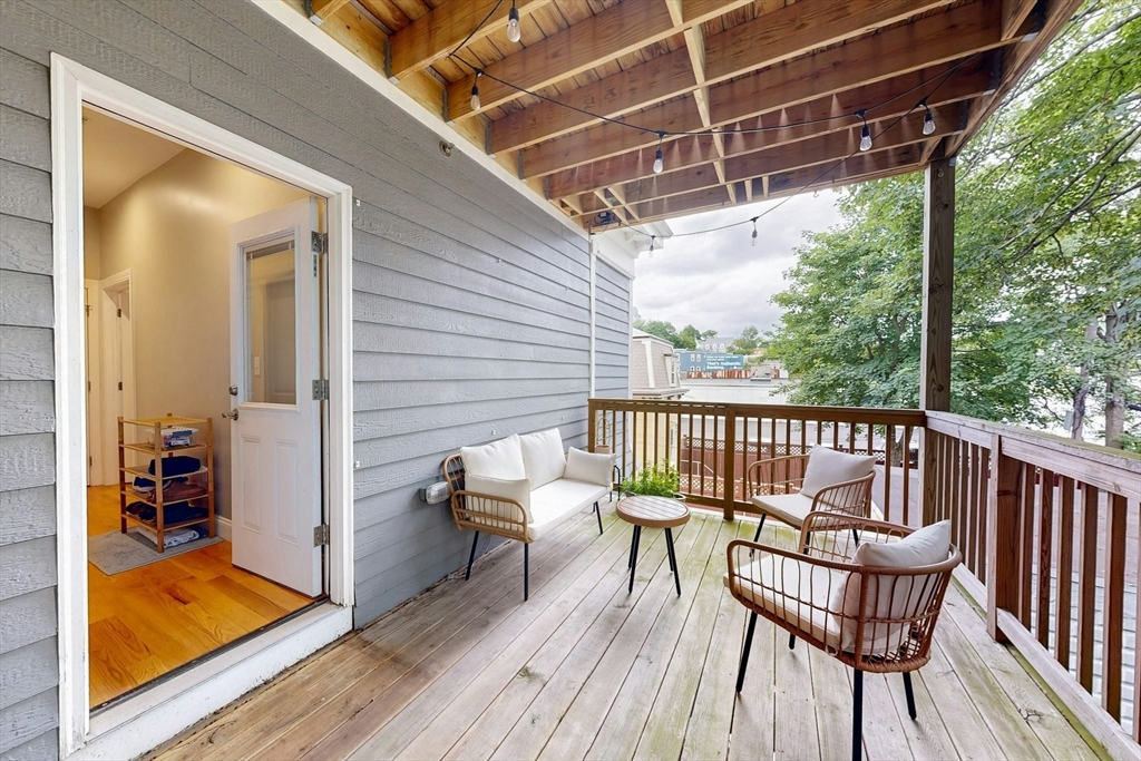 27 Thornley St # 2