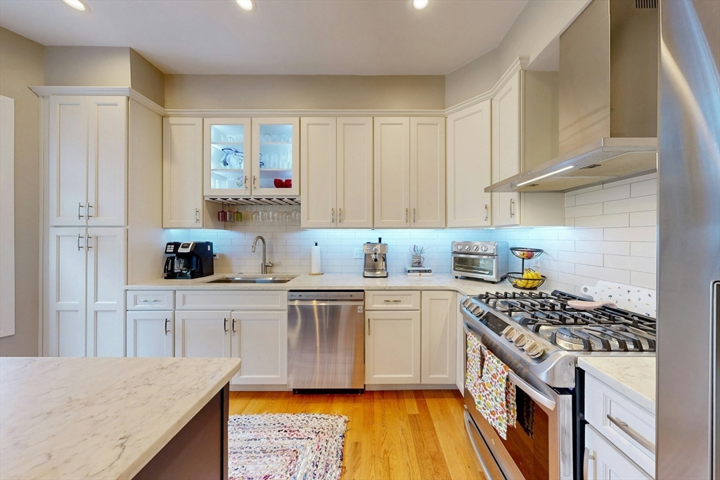 27 Thornley St # 2