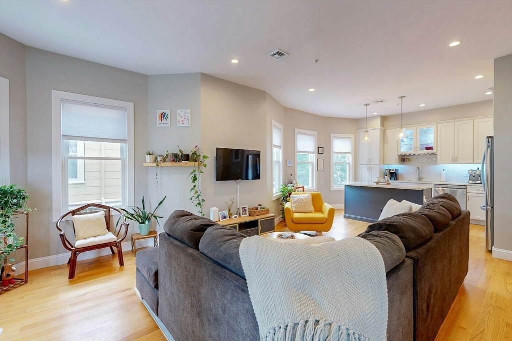 27 Thornley St # 2