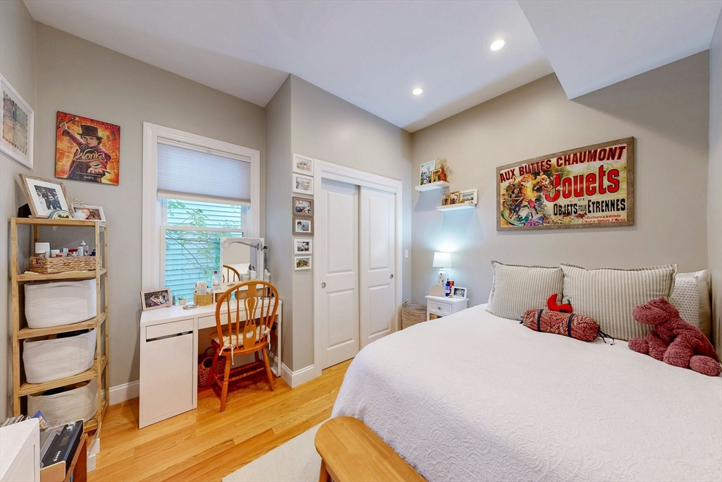 27 Thornley St # 2
