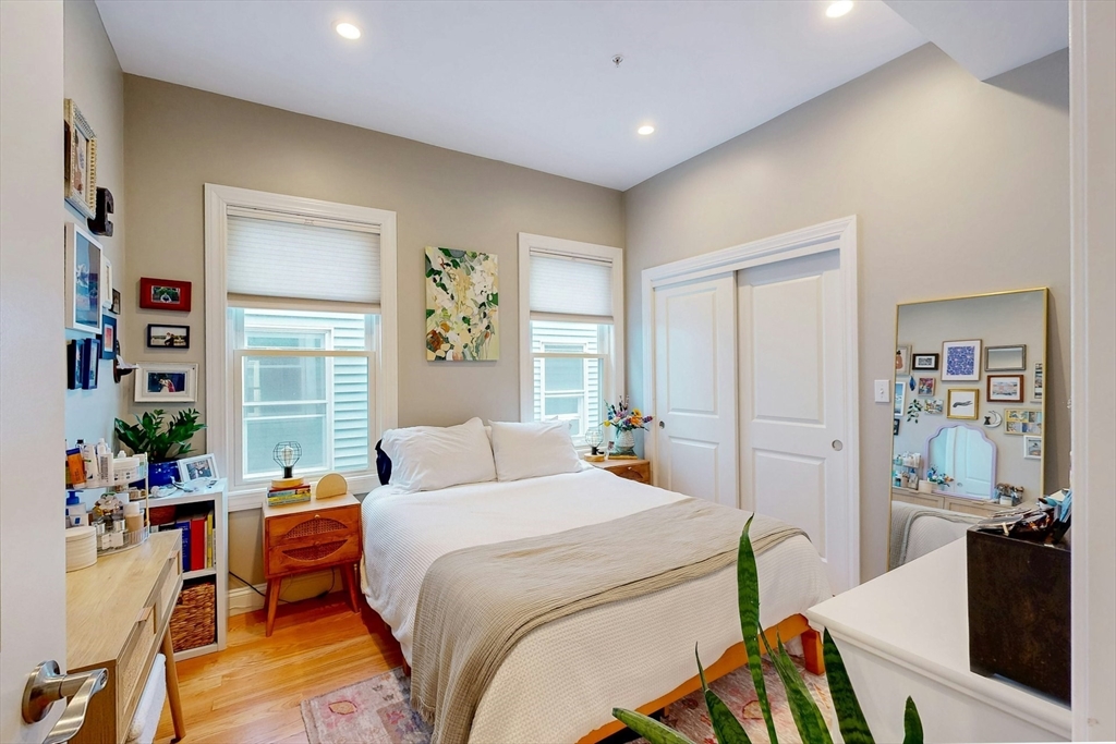 27 Thornley St # 2