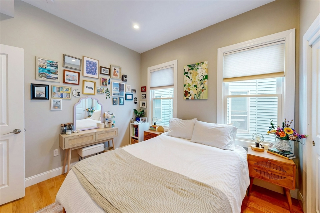 27 Thornley St # 2