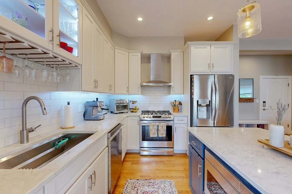 27 Thornley St # 2