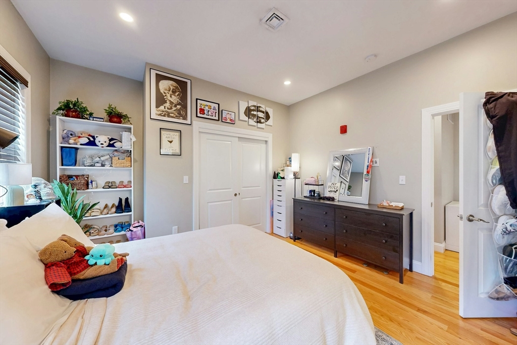 27 Thornley St # 2