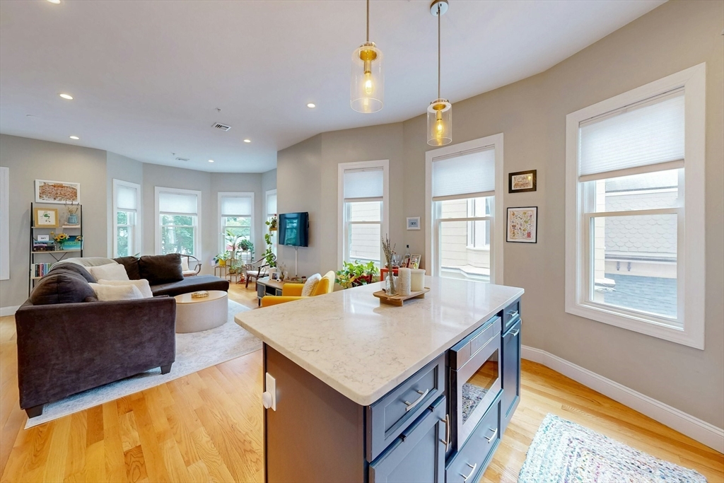27 Thornley St # 2