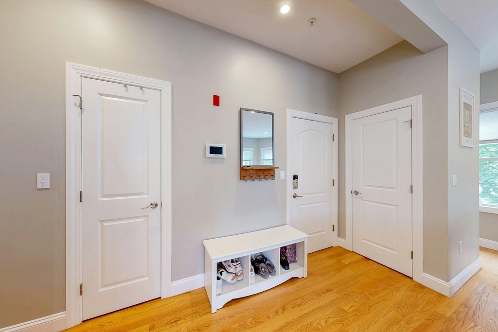 27 Thornley St # 2