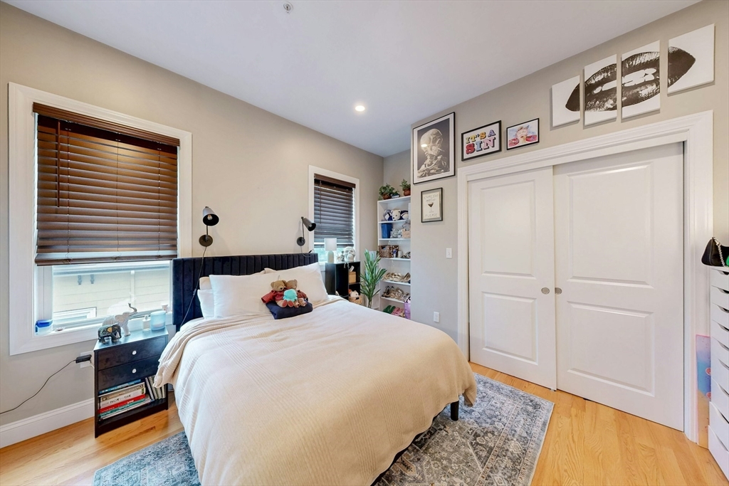27 Thornley St # 2