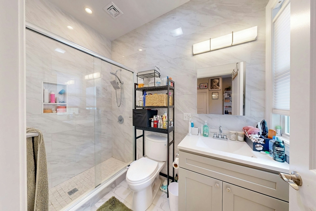 27 Thornley St # 2