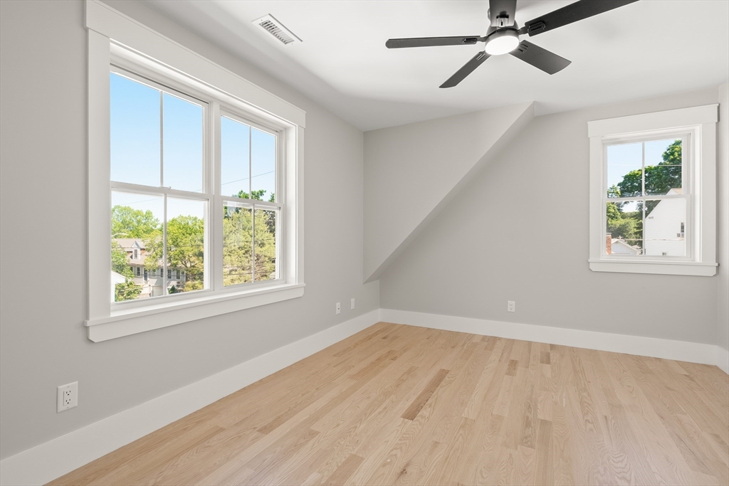 48 Lyons Street # 48