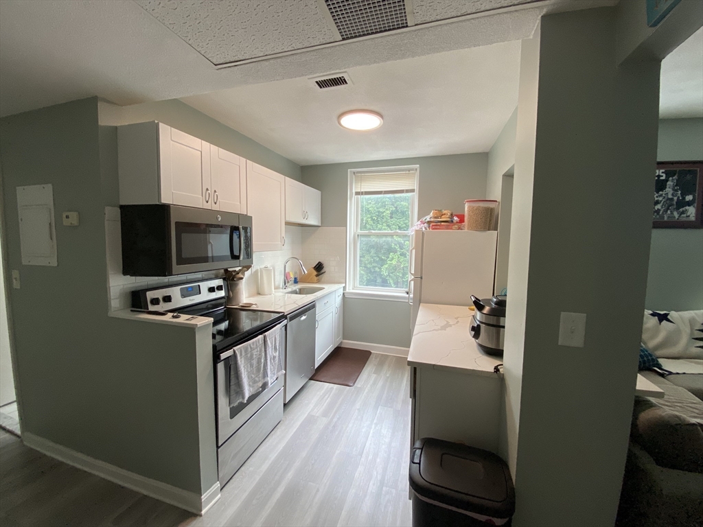 1409 Commonwealth Ave # 303