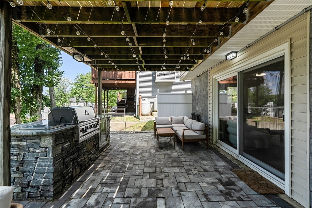 72 Downey St