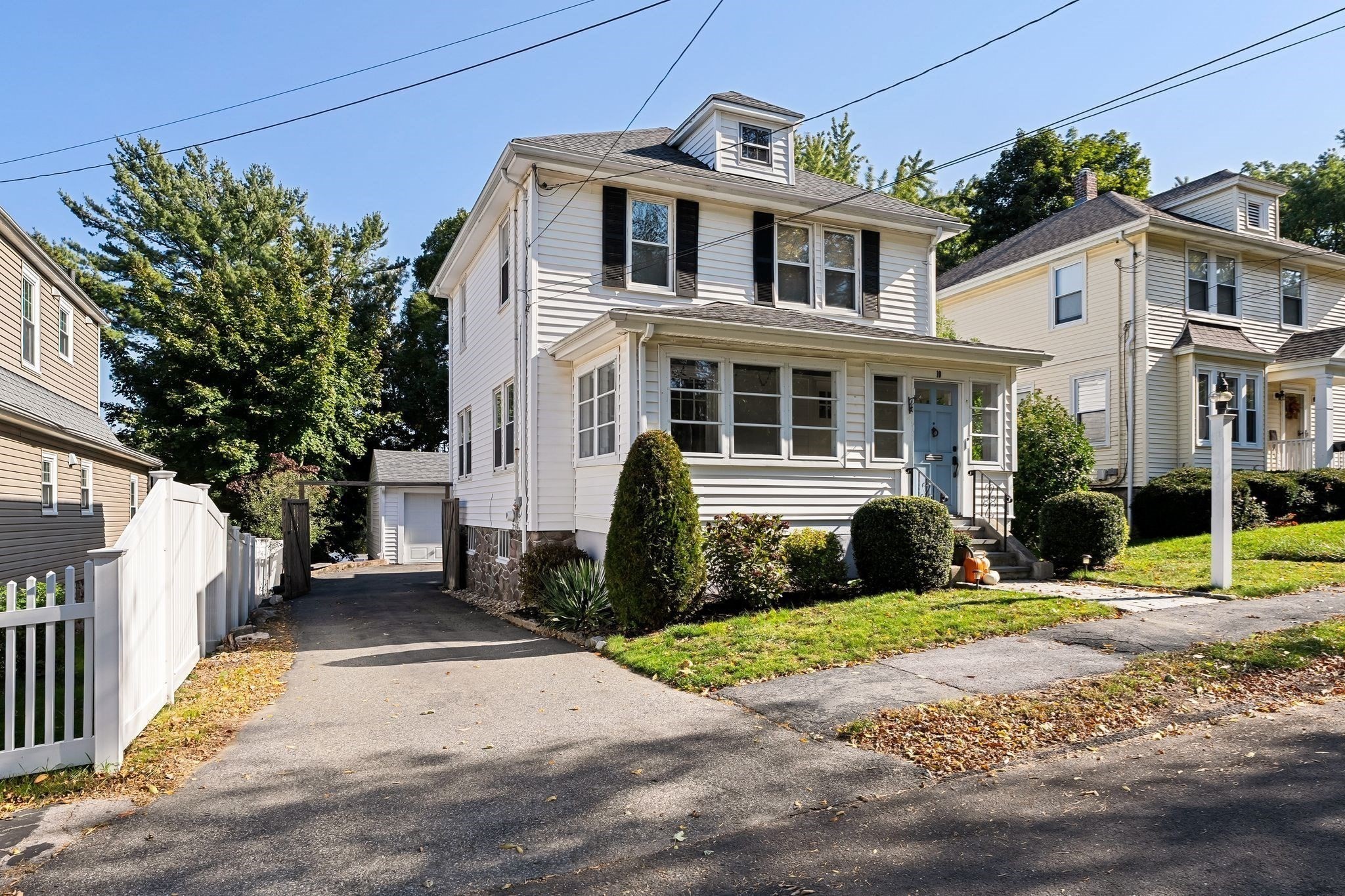 10 Nahanton Ave