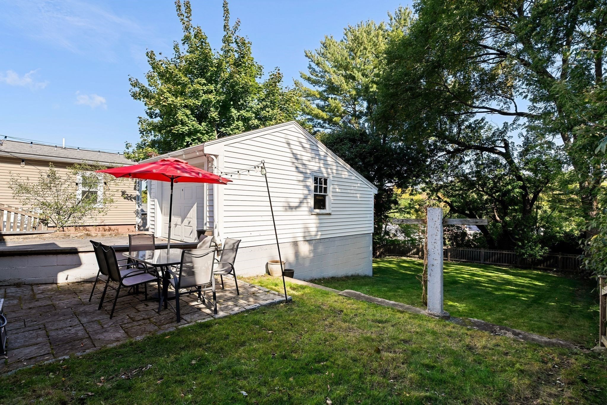 10 Nahanton Ave