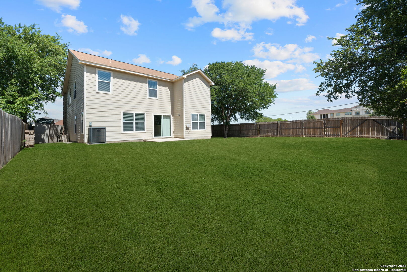 4814 HIGHLAND FARM