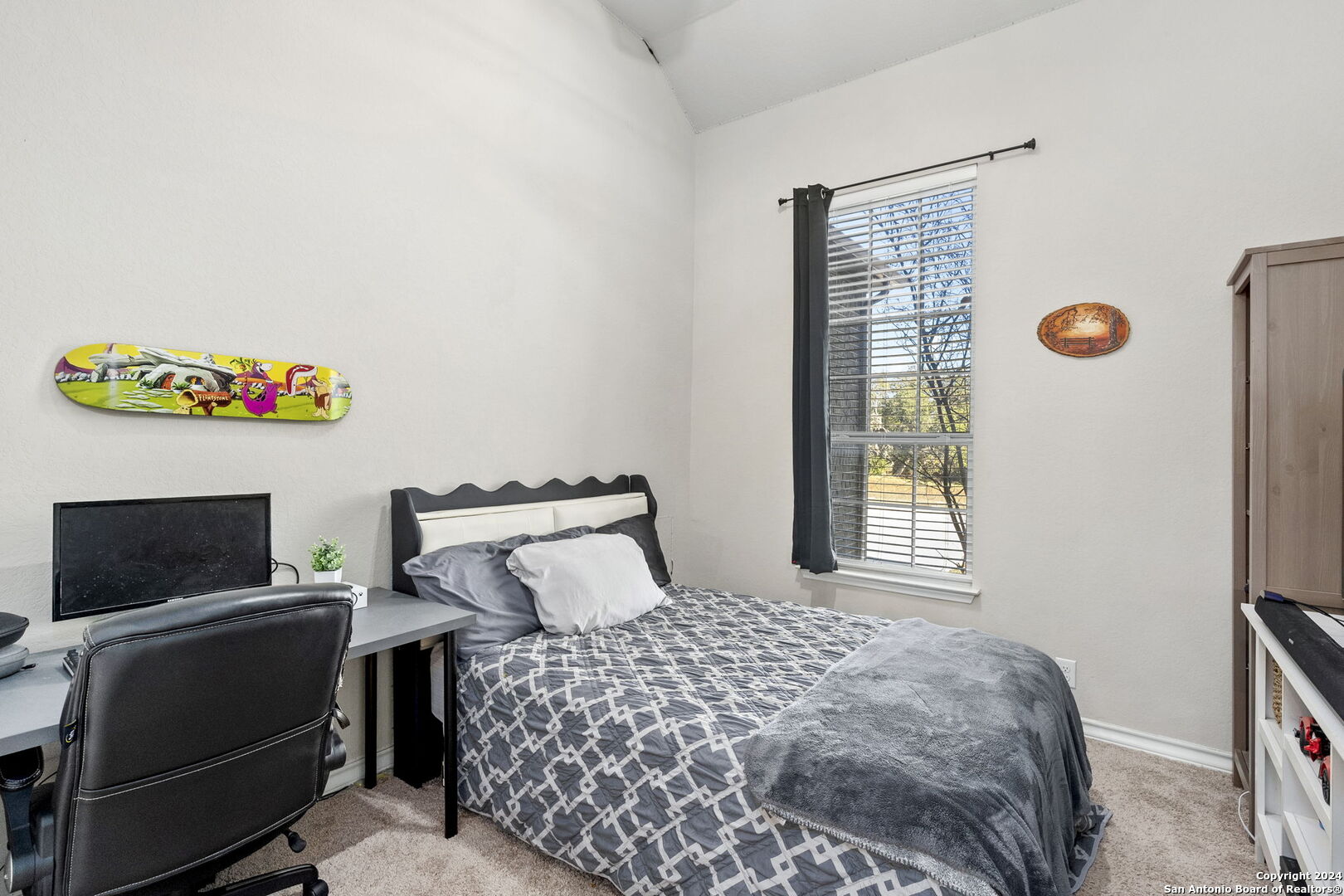 1394 RIGBY PARK