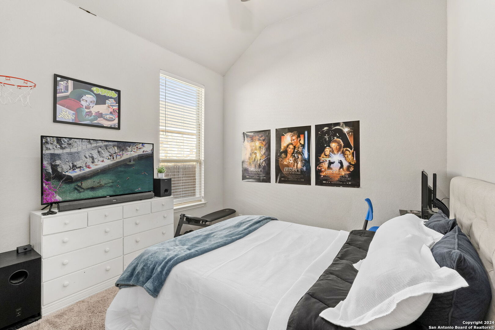 1394 RIGBY PARK