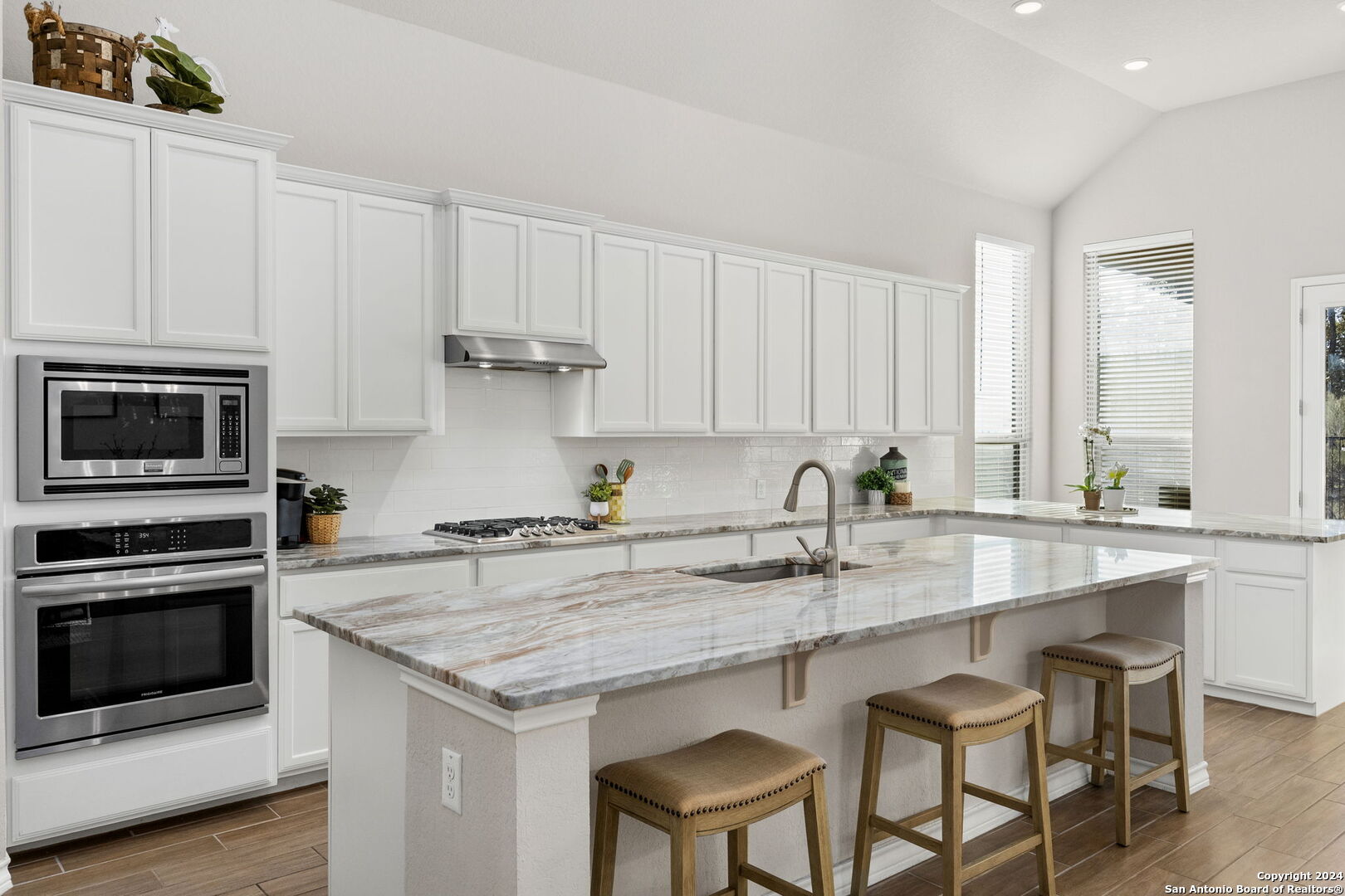 1394 RIGBY PARK