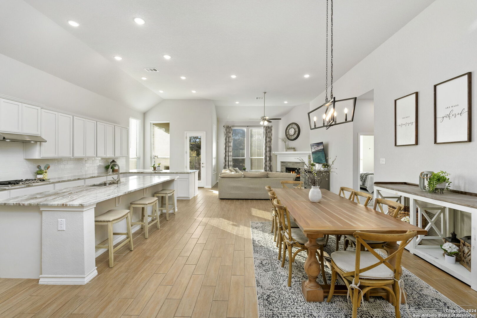 1394 RIGBY PARK