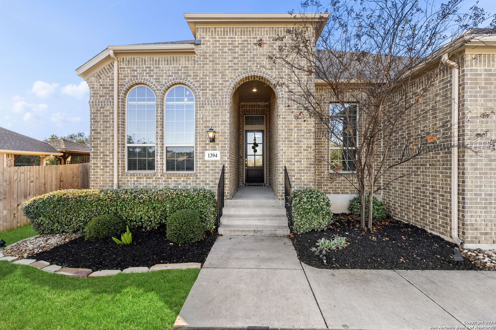 1394 RIGBY PARK