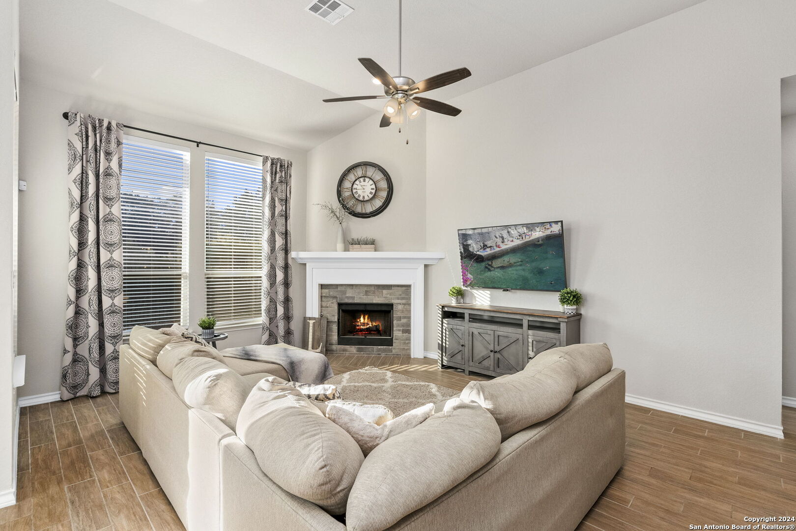 1394 RIGBY PARK