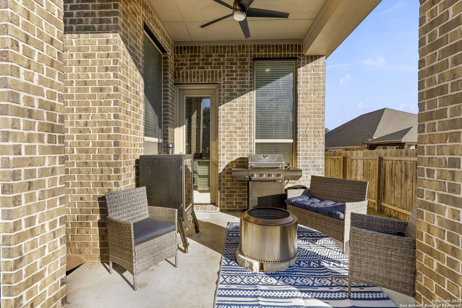1394 RIGBY PARK